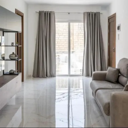 2 Bedroom Apartment In Gudja Exterior photo