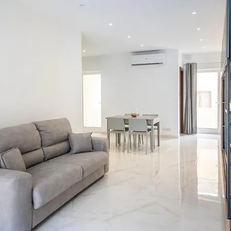 2 Bedroom Apartment In Gudja Exterior photo