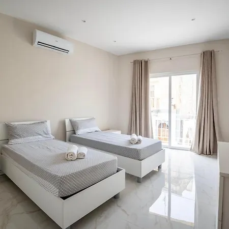 2 Bedroom Apartment In Gudja Exterior photo