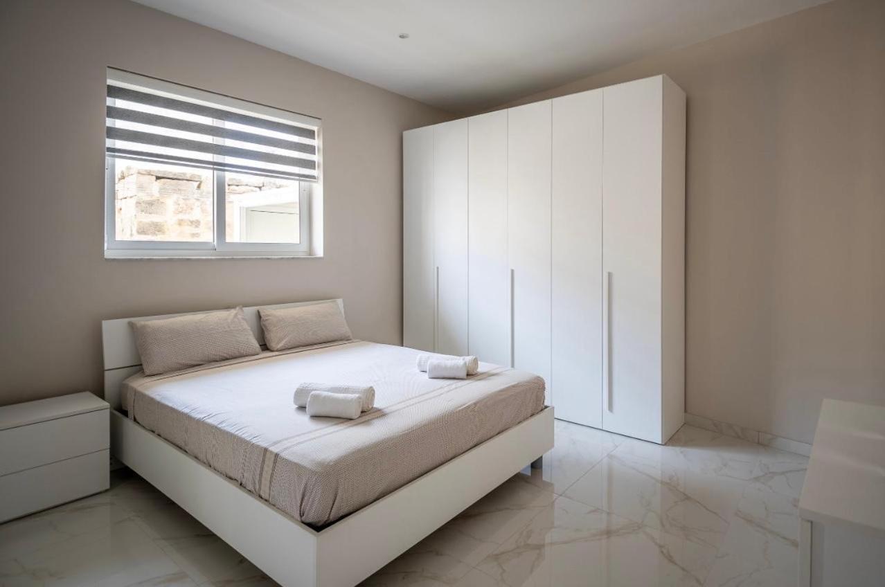 Apartment 2 Bedroom In *